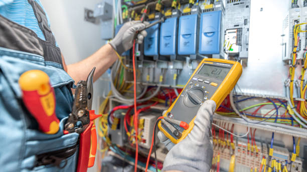 Best Emergency Electrician Near Me  in Lake In The Hls, IL